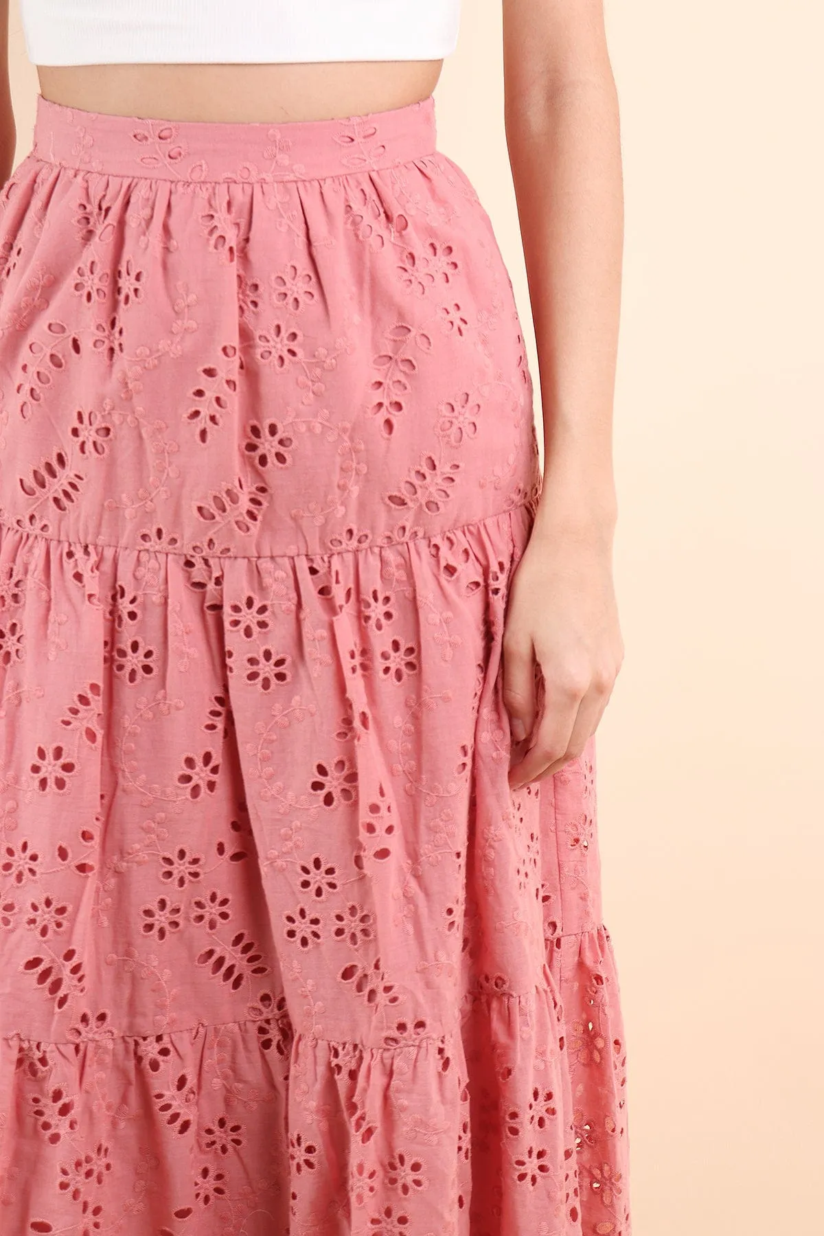 ELYSSA EYELET MIDAXI TIER SKIRT IN ROSE PINK