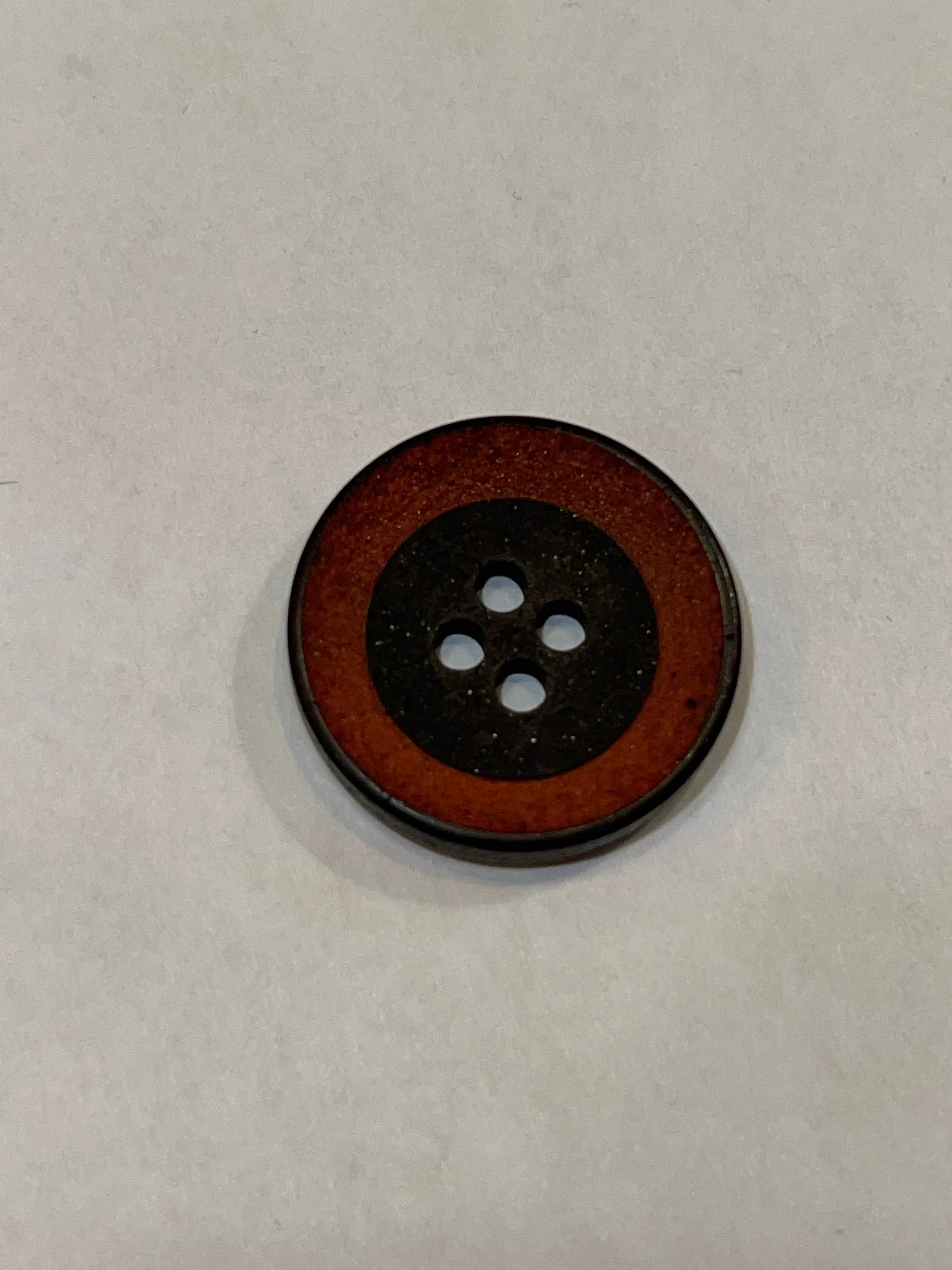 Plastic Concave Edgy Round Button